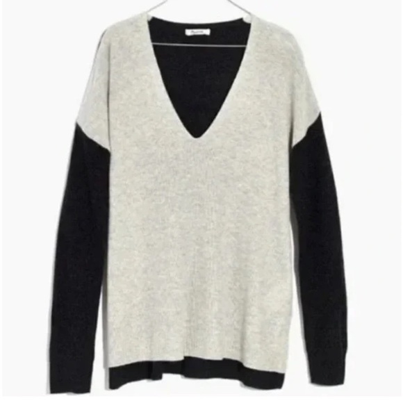Madewell Warm Light V Neck Sweater - Picture 3 of 9